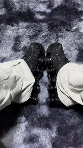 SHOX TL Triple Black 🔥🔥🔥 #shoes #nikeshoes #nikeshox #nikeshoxtl #fyp 