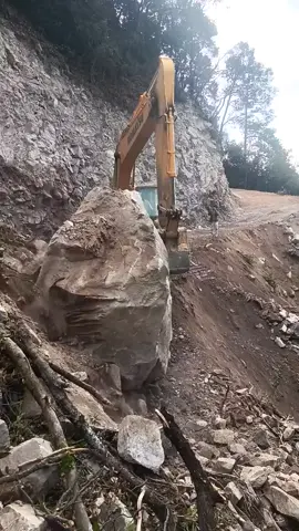 makan itu info 😅😅 #excavator #fypシ #trendingvideo #berandatiktok #alatberat 