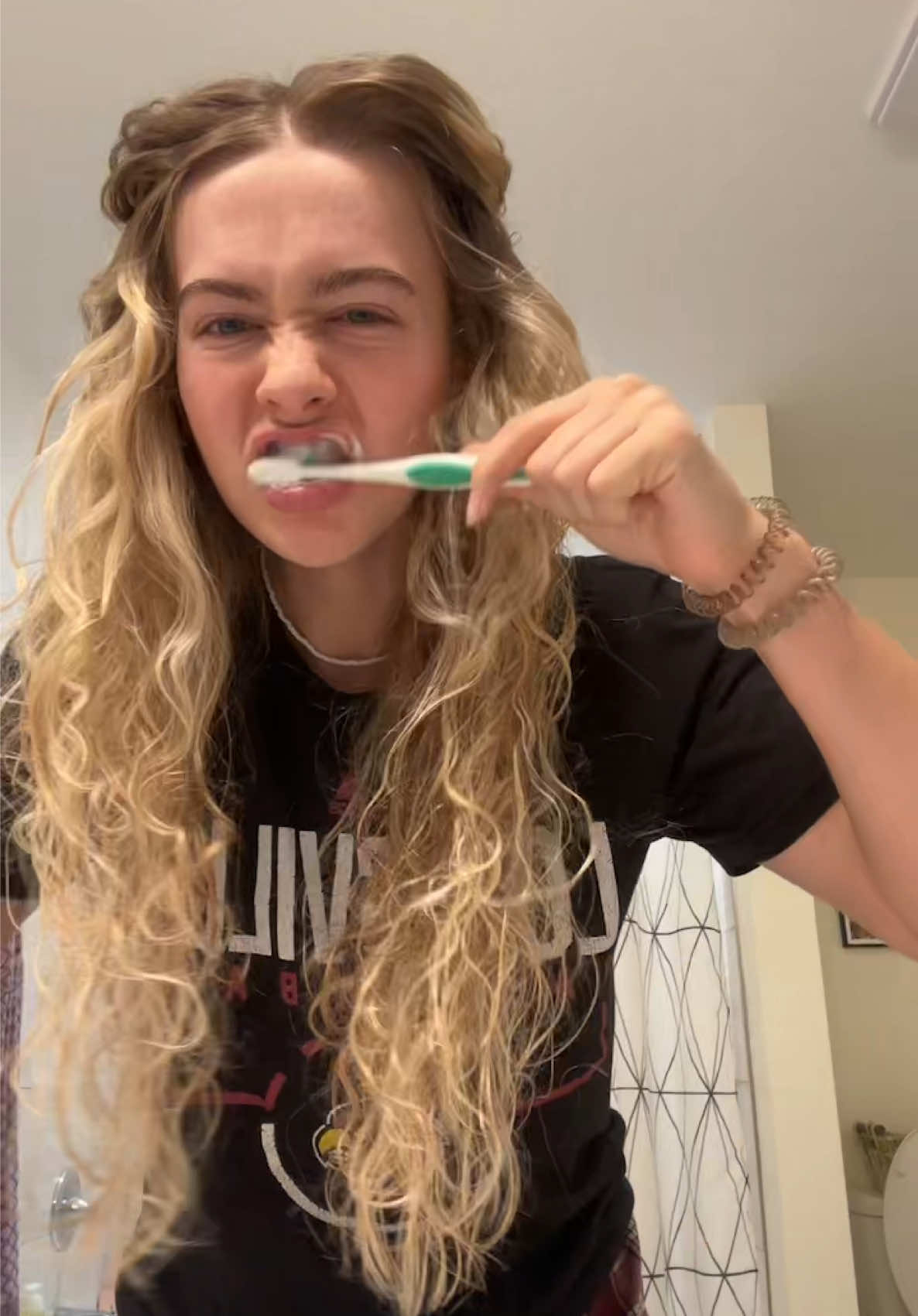 lil vlog from yesterday before the sweet treats🎃🍬 #personaltrainer #legday 