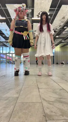 Im wearing shorts!!! || #leeleecosplay #comiccon #comicconsthlm #genshinimpactcosplay #swedishcosplayer @สุริยา|Suriya🕊️⚰️/🌸🌙 