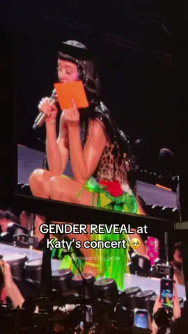 another babycat is coming 😭 #katyperry #katycats #genderrevealparty #budapest #teenagedream 