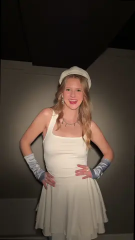 katy perry is the best smurfette fight with the wall #smurfette #halloween #thesmurfs #smurf 