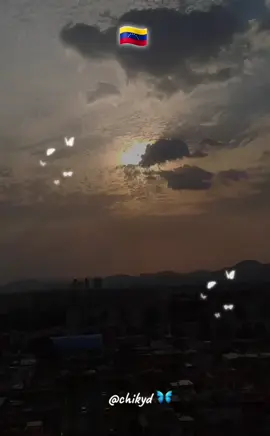 #CapCut #🇻🇪  Un Hombre Buasca Una Mujer #unhombrebuscaunamujer💃🌹  #unhombrebuscaunamujer👩‍❤️‍👨  #unhombrebuscaunamujer🎶💃 