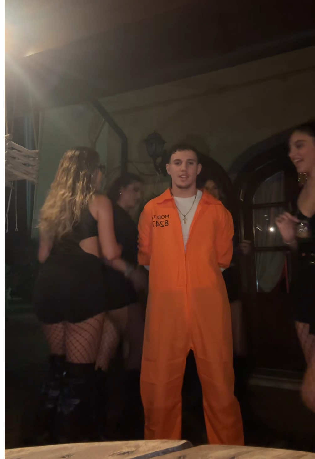 sei in arresto👮🏼‍♀️🚨🚔⛓️‍💥 #fyp #foryou #halloween #police #policegirl  @Marzanella @BP @Ari 