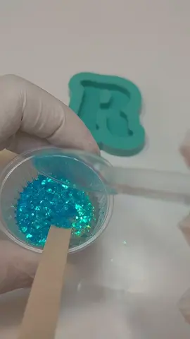 • Torne-se PROFISSIONAL no Segmento Epóxi! ArtesanatoFlix (LINK NA BIO) 💙 #resinartist #resinart #epoxyresin #epoxy #resinaepoxi 