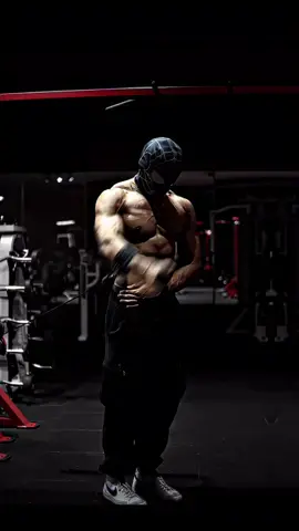 Grow your Shoulders 🔥 Read captions 👇 Transform your body in 8 weeks with our Ultimate Shred Workout Program! 💪 Plus, get exclusive bonuses to supercharge your results. More details: link in my bio! ⬆️ #shoulders #GymTok #Fitness #workout #bodybuilding