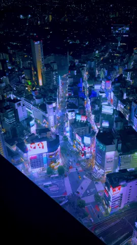 Shibuya /渋谷 The night view of Shibuya is like a futuristic city🤩🌃✨ Please share 🥰🙏 Please follow → @japan_walker_ #japan #japantravel #japantrip　#shibuya #tokyo              