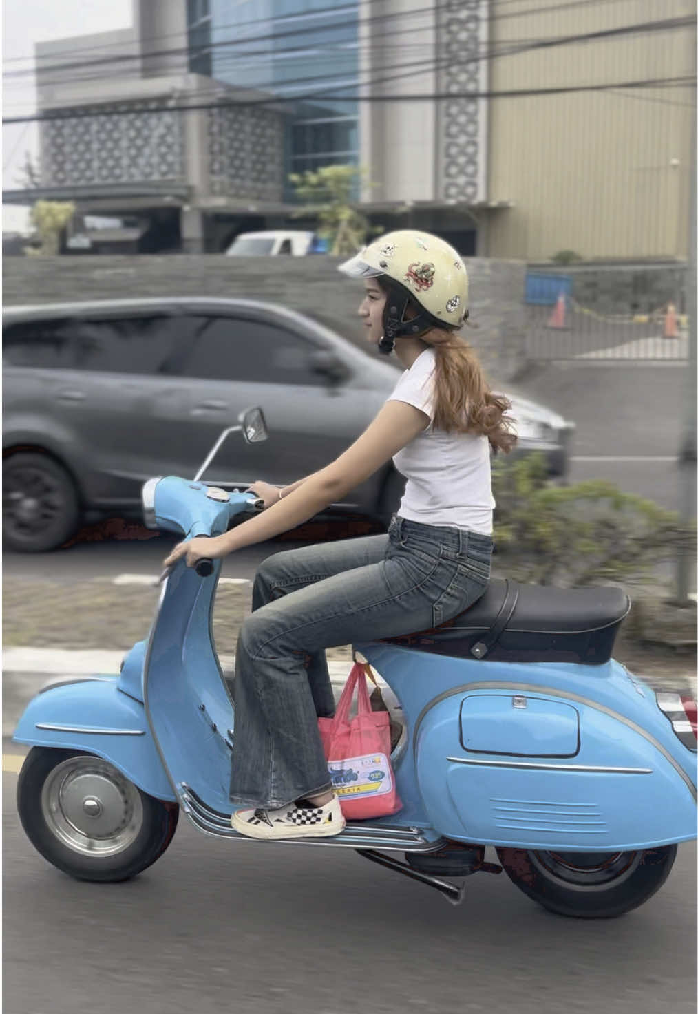 gua juga mau woii🫵🏻  bikin trend ini sambil vespaan keliling kota berdua pake lagu ini😣💔 #vespa #vespaclasik #vespaklasik #vespabiru #vebi #scootergeulis_ #pervespaanduniawi #sekuteriscantik #vespaindonesia #2tak #vespacantik #scooteristcantik #cewevespa #ceweclasik #cianjur_bervespa #fyp #2taklovers #foryoupage #vespasuper #berkendaravespa #beranda #kitabervesparia 