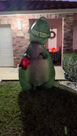 #farts #halloween #halloweencostume #disgrace #rex 