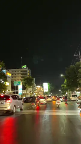 Malang + gerimis #kotamalang #malang24jam #malanghits #mentahanvideo #kayutanganmalang 