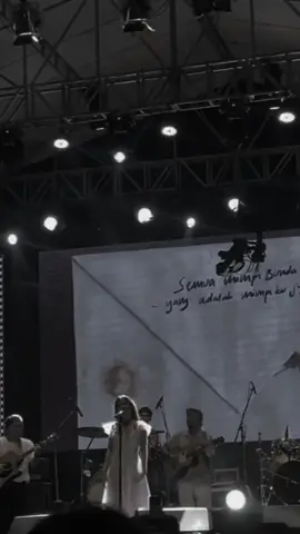 bertaut>>   #bertaut #nadinamizah #lyrics #liriklagu #galaubrutal 