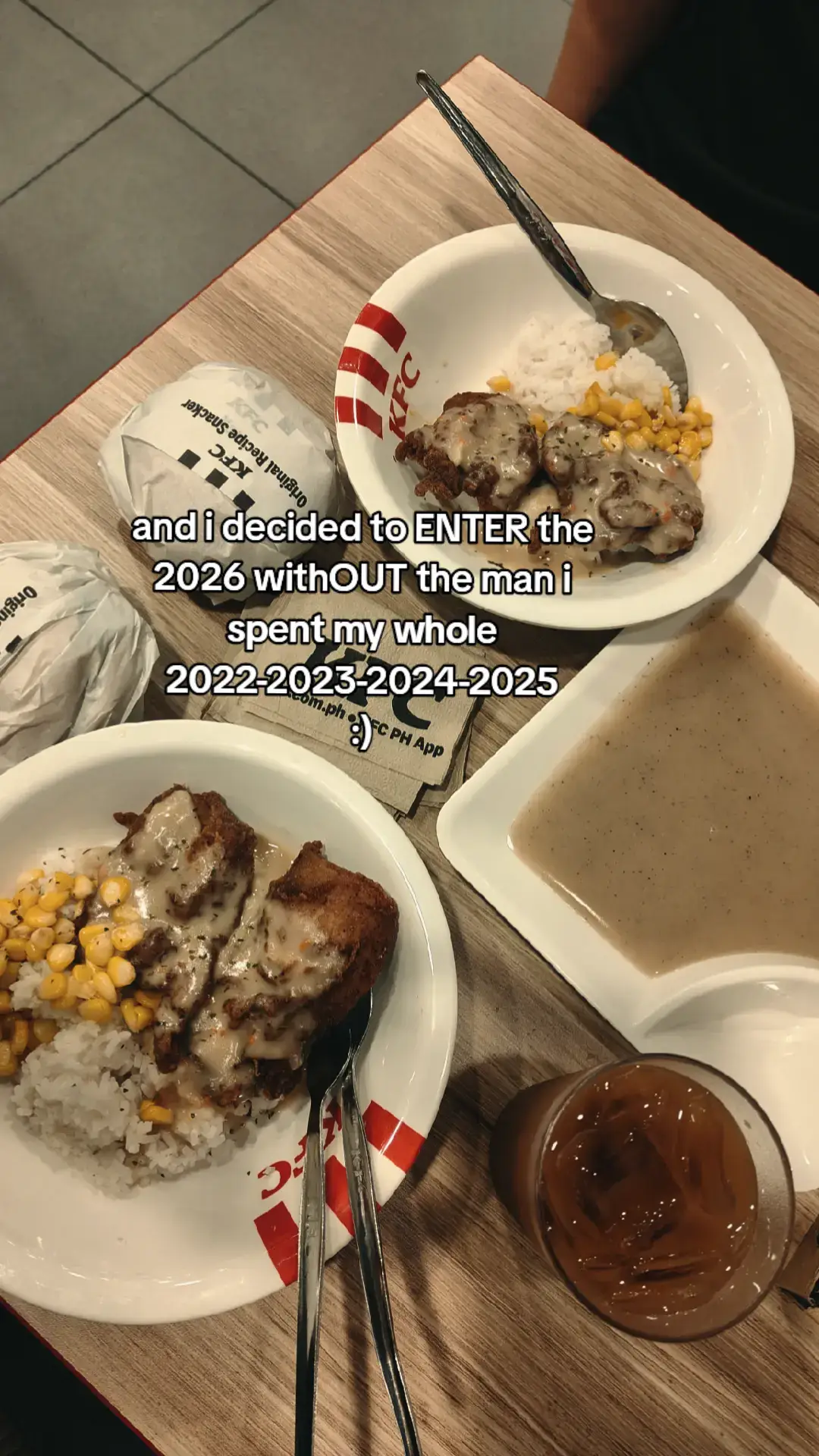 please ladies u shouldn't stay at the table when respect is no longer serve.💔😊 #fyp #sad #brokenheart #foryoupage #quotes 