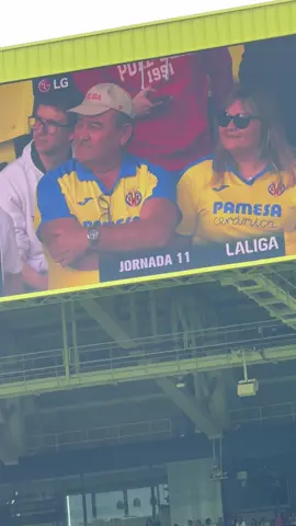 💋 Kiss Cam 💋 💛 @Villarreal CF  #InsideLALIGA#InsideLALIGARTS #laligahighlights #VillarrealRayo