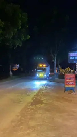 Jam pedes@AnjarRebecca05 #supirtrukindonesia #trukoleng #fypシ゚ #trend #tiktok #fyppppppppppppppppppppppp #drevermuda 