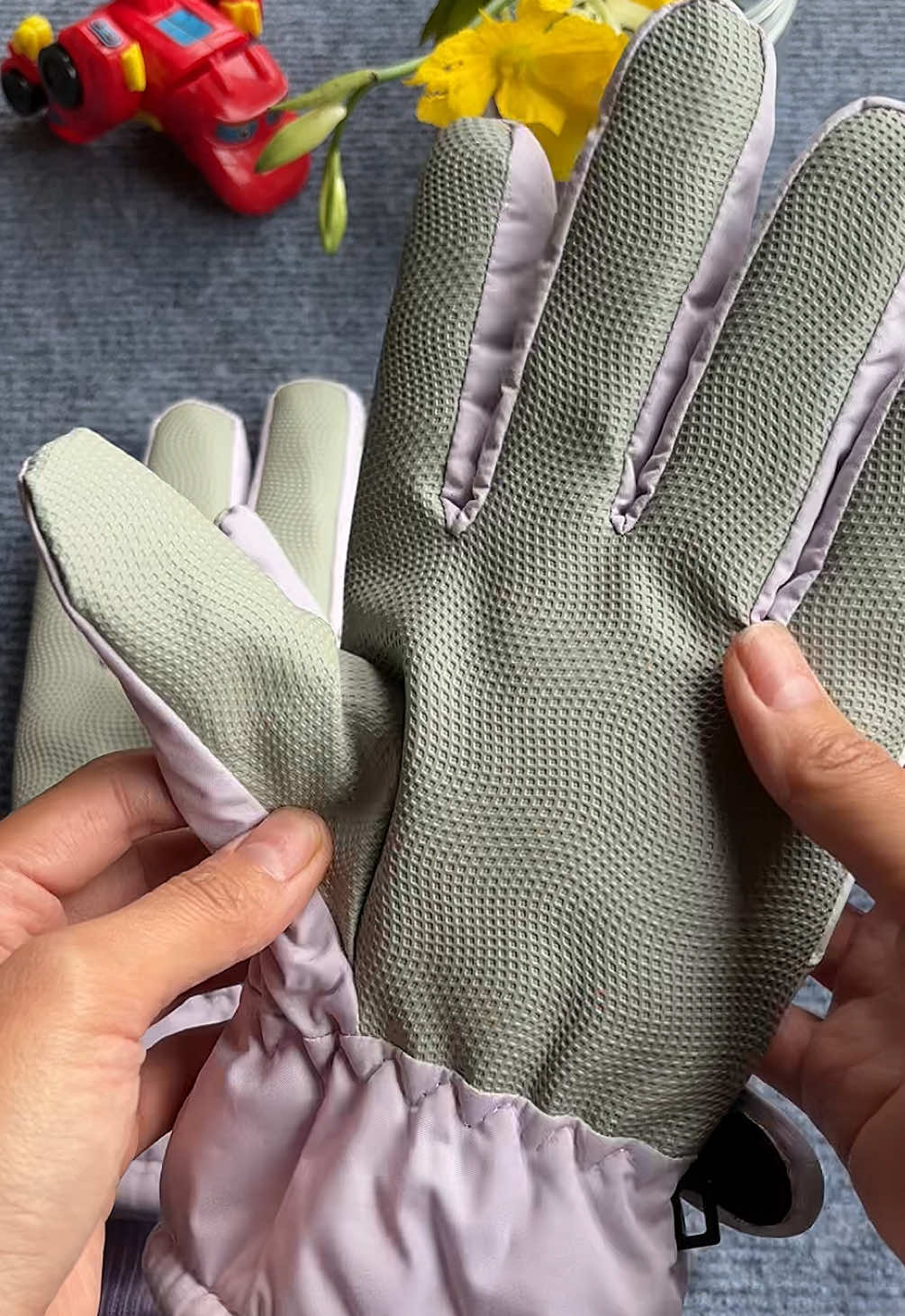 Găng tay mùa đông#gangtaymuadong #fypシ゚viral #viralvideo #fyp 