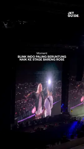 Moment Blik Indo paling Beruntung naik ke atas panggung bareng Rose #jktguide #deadlineworldtour #blackpink 