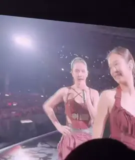 JENNIE and JISOO JENSOO during AIIYL Jakarta DAY1. BLACKPINK DEADLINE JAKARTA #DEADLINE_IN_JAKARTA #jisoo #jennie 