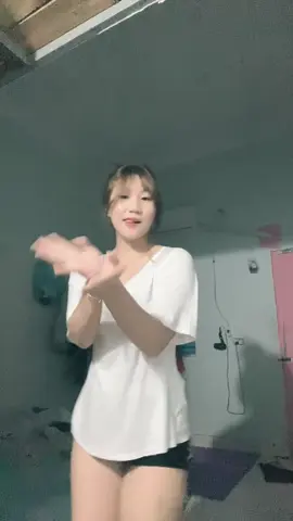 Hay lè lưỡi 🤣🤣#xuhuongtiktok #xuhuong 