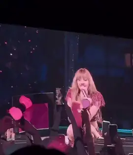 Lisa is so cute and adorable 😫🫶🏻 LISA GEMPARKAN JAKARTA #DEADLINEinJakarta_LISA #LISA #BLACKPINK #DEADLINE_IN_JAKARTA  #BLACKPINK_DEADLINE @LISA @LLOUD 