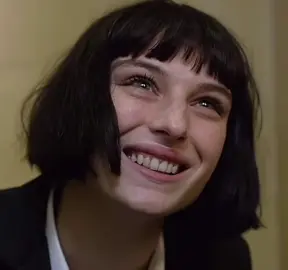 لا ابتسم لا انام 