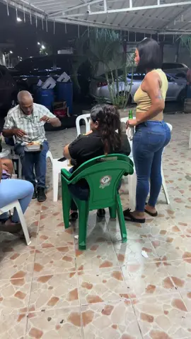 🚗💨 ¡Aquí no hay intermediarios! Estoy yo misma entregando personalmente cada pedido 🥟🔥 Porque en D’ Lucy Empanadas lo hacemos con amor, sabor y compromiso ❤️💪🏼 📍D’ Lucy Empanadas Calle Luis Reyes Acosta esquina 16, barrio 27 de Febrero, Distrito Nacional. Frente al Supermercado Aprezio (antigua 17). 🗺️ En Waze y Google Maps como D Lucy Empanadas. 📱 WhatsApp 809-993-4562 📦 También por PedidosYa 🕒 Horario: Lunes a sábado: 8:30 a.m. - 12:00 p.m. / 5:30 p.m. - 10:30 p.m. Domingos: hasta la 1:00 p.m. DÉJAME TU COMENTARIO QUE SIEMPRE LOS LEO ❤️👀👀 #Dlucyempanadas #Empanadas #ComidaDominicana #GastronomiaDominicana #FoodieRD    ⸻ ¿Quieres que le dé un estilo más de “video en 