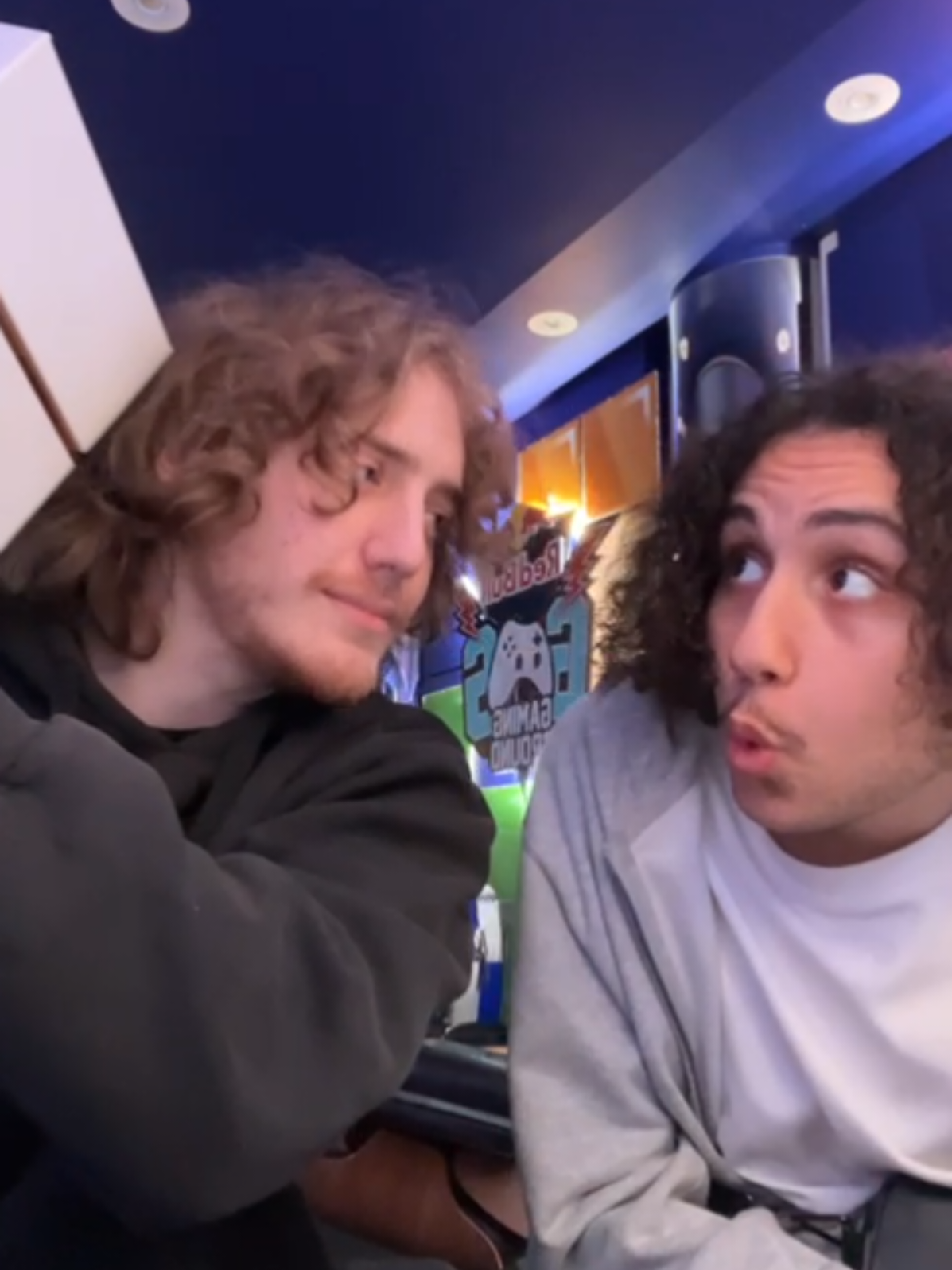 Live tous les jours de 13h à 15h : roimaka00 #pourtoi #fyp #aeao #foryou #maka 