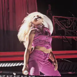 #SABRINAWEEN - omg her performance last night was so good she looked amazing 😩 scp: me cc/qual: @joshy @🧚  topaz: ws1de #sabrinacarpenter #shortnsweet #edit #fyp sabrina carpenter mans best friend shortnsweet halloween edit