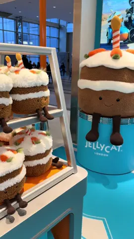 Chicago exclusive @Jellycat carrot cake  #jellycat #jellycats #jellycatcollector #jellycatshop #chicago