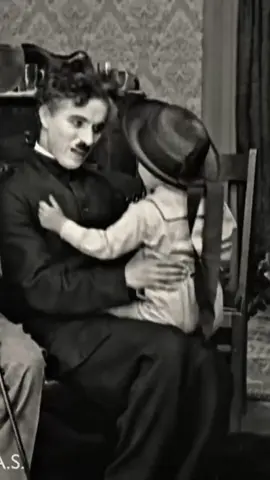 > “Old is Gold ✨ | Charlie Chaplin Fans’ Paradise 🎬 Silent Comedy, Unlimited Smiles 😍” 4. 