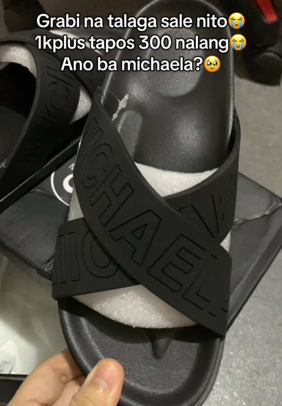 Ewan ko nalang kung wala kapa nito sa sobrang mura nalang😭 #fyp #tiktok #viral #michaelasandals #michaela 