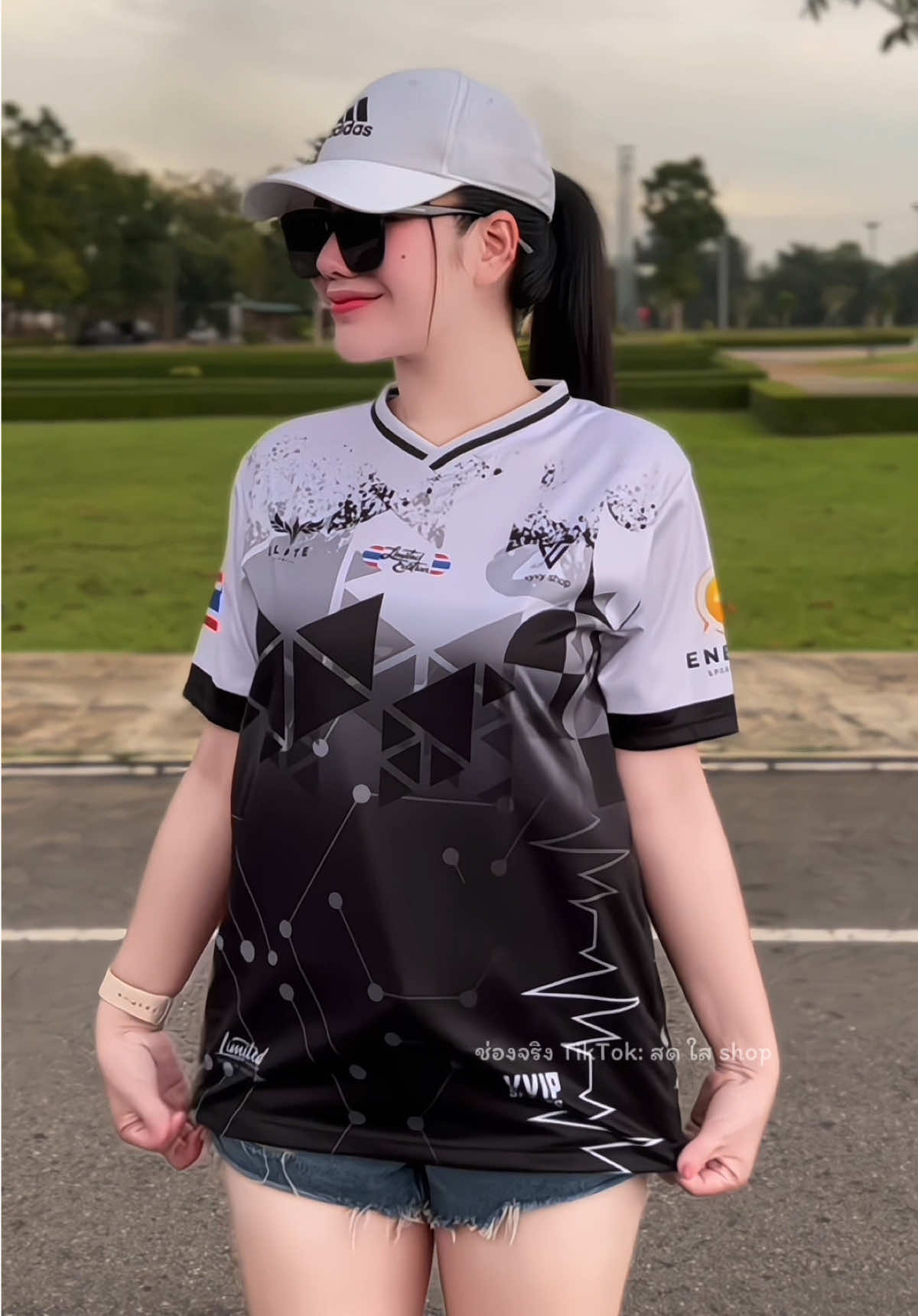 #เสื้อกีฬาพิมพ์ลาย #เสื้อกีฬาคอวี #เสื้อกีฬาแขนสั้น #เสื้อกีฬาสวยๆ #ใส่ได้ทั้งชายและหญิง 