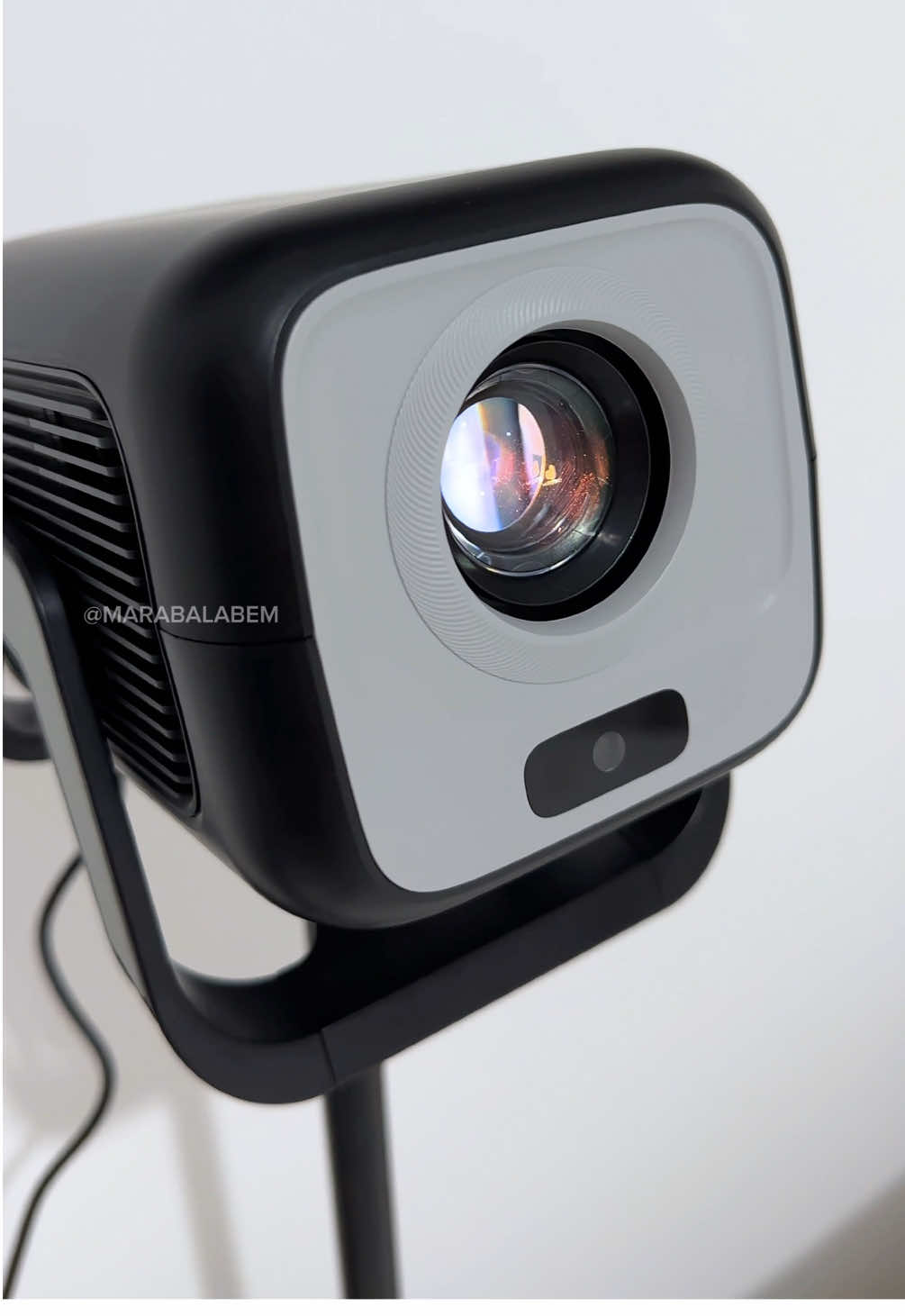 Projetor com um ótimo custo benefício e qualidade incrível 🍿🎞️ #projetor #bettdow #tiktokshop #filmeseseries 