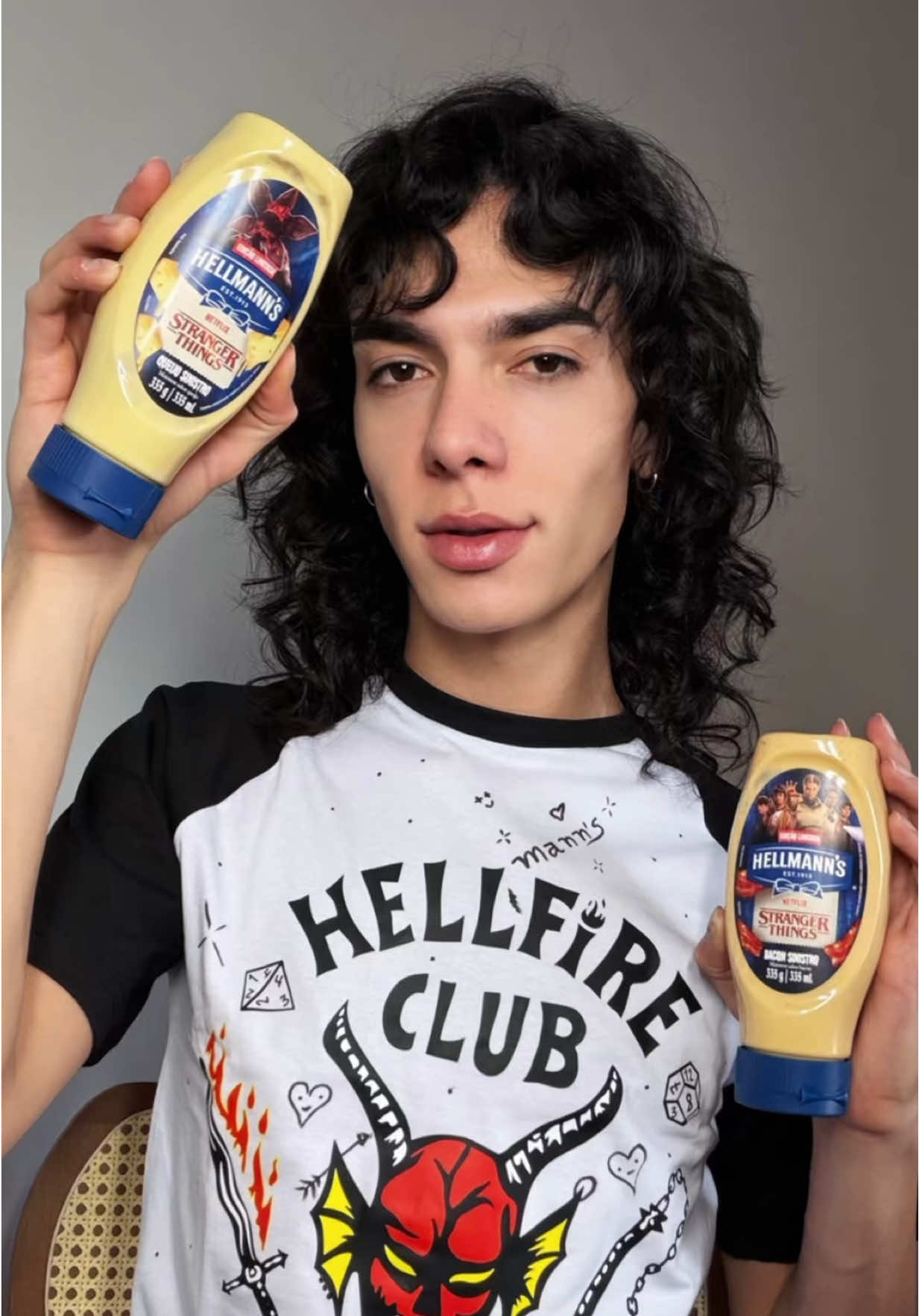 Genty… tô oficialmente no Hellmann’s Fire Club 😱 Mas ainda tô decidindo como personalizar minha carteirinha: “cansada sempre, esfomeada também” ou “demogorgon, vem me buscar”? me ajuda aí nos comentários e vai lá no site www.hellmannsfireclub.com.br fazer a sua também  #HellmannsFireClub #publi
