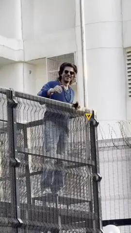 #foryou #foryoupage #fyp #viral #satendwithkashmeir #bollywooddance #dance #bollywoodactor #sharukh #khan