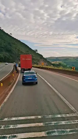 Paixão pela estrada.  #sertanejo #mulheres #amor  #caminhaoqualificado  #caminhoneiro 