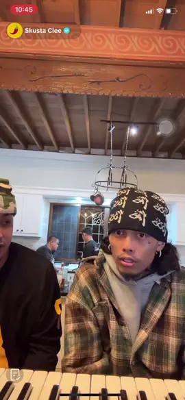 🌸x🌶️ @BINI PH @Skusta Clee #fyp #blooms #skustaclee 