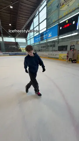 Lil footwork x jackson#fyp #eishalle #icefreestyle #viral #footwork