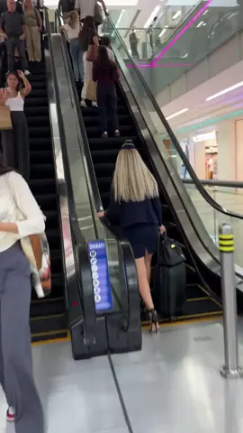 Why woman is so angry?#trend #flightattendant #Aria_in_sky #reactions #usa 