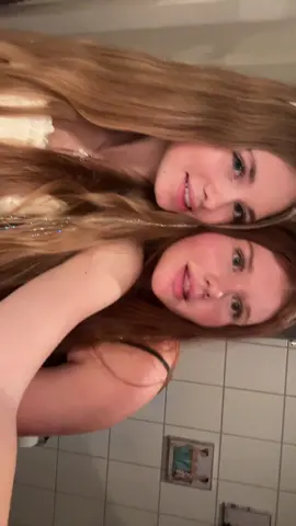 Draft fra i går😍 @Sofie🫶🏼 #fakebodyy⚠️ #fyp #elskersof #halloween #hellyeah 