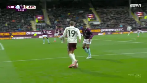 Arsenal amplia com gol de Declan Rice.  🅰️ Trossard  #futebol #arsenal #PremierLeague #fyp #gol 