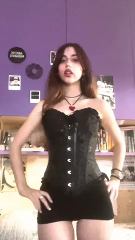 nessuna discoteca meritava la mia purezza 😔😔☝🏻☝🏻 #halloween #perte 