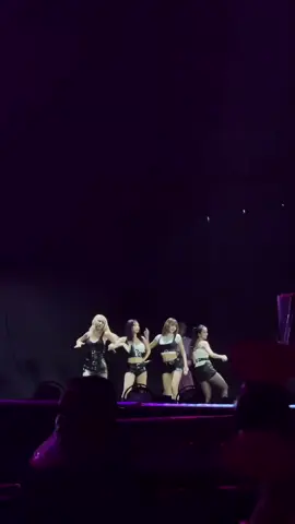 what’s up jakarta! #blackpink #deadlineworldtour #jakarta 