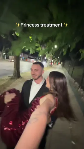 Menos no reinas. @C0ker 