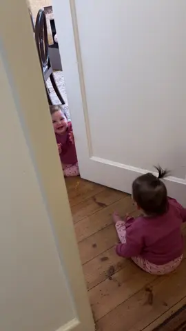 Watch until the end😂 #twinsisters #clumsy #playing #cutelaugh #fyp 