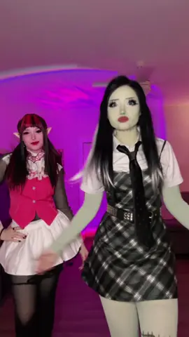 time to spam our halloween videos😛 @belle ☆ #halloween2025 #monsterhighcosplay #cosplaydance #frankiesteincosplay #draculauracosplay 
