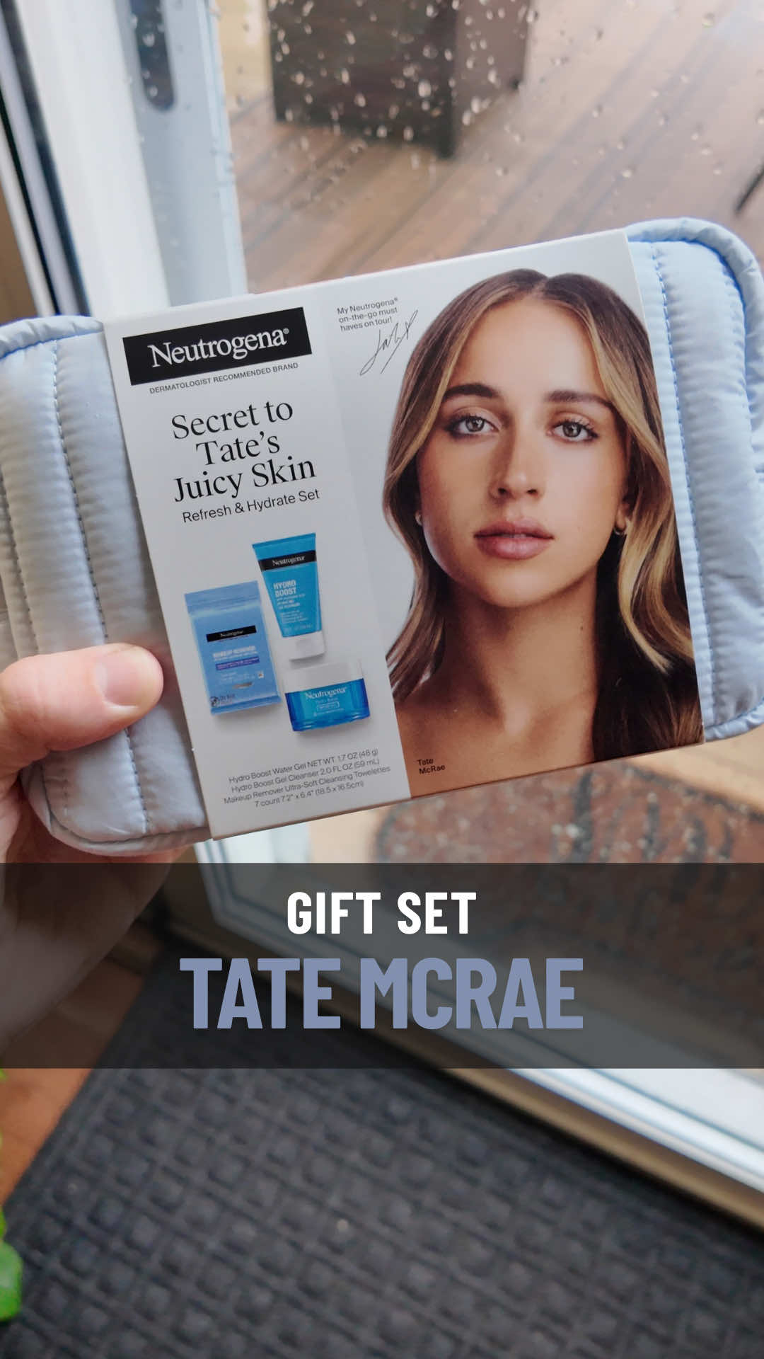 This @tate mcrae neutrogena set on TikTok shop is so cute and the perfect holiday gift. Grab one before they’re gone! #tatemcrae #misspossessivetour #giftset #tiktokshopcreatorpicks #giftideas 