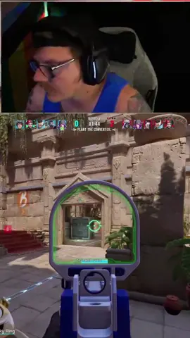 THEY’RE COMING FROM EVERYWHERE! #funnyclips #fragpunkclip #clutch #panic #fragpunk 