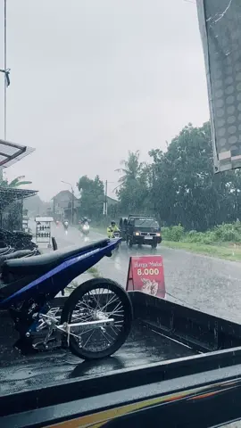 Rain in DIY #mxprostreet #fyp #xybca #mxsolorayastyle #jogja 