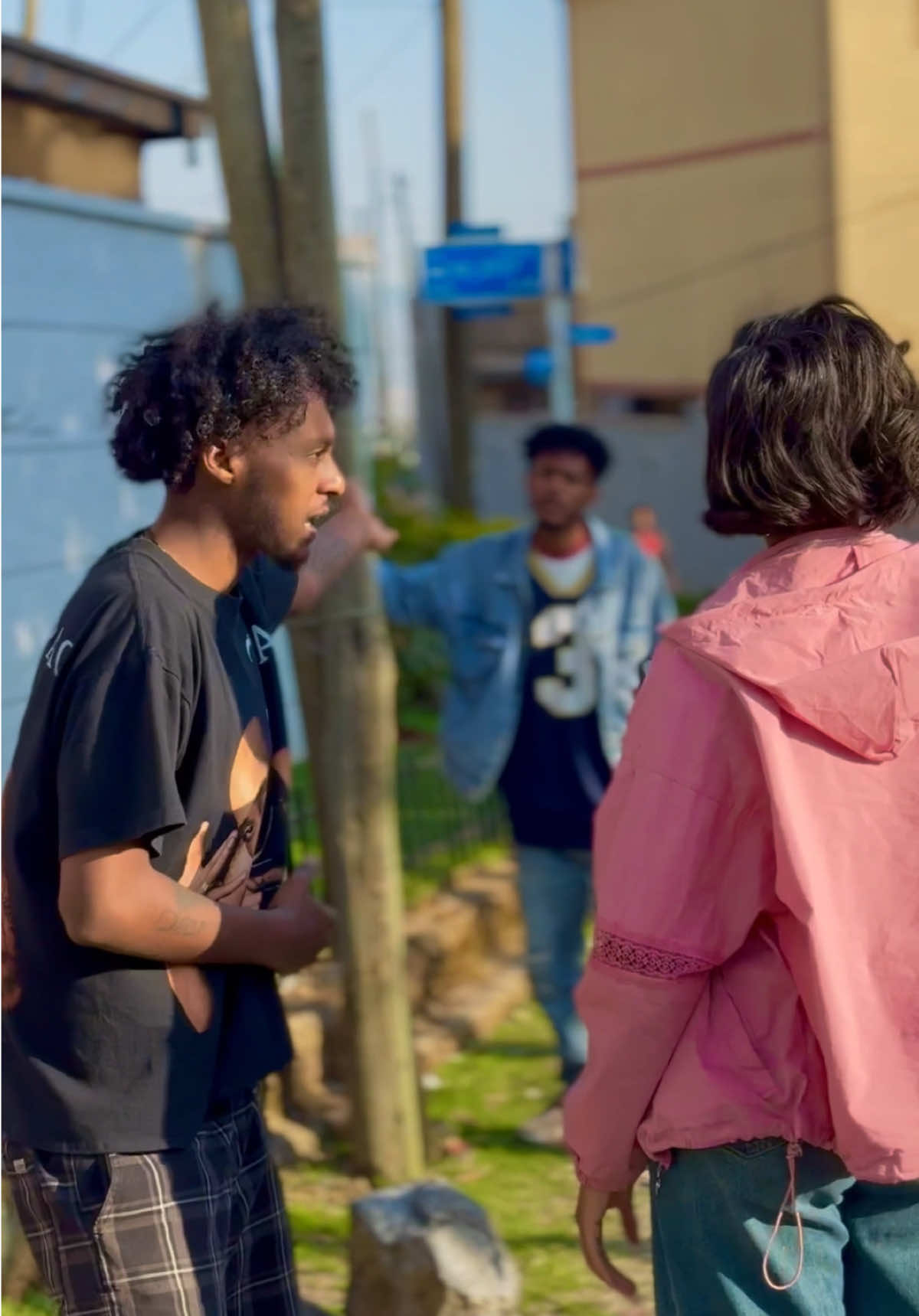 አልሸሹም ዞር አሉ😂 @ኤB #nahomabiy #ethiopian_tik_tok🇪🇹🇪🇹🇪🇹🇪🇹 #funny #habeshatiktok #fyp 