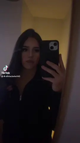 one for da priv #brunette #goviral #browneyes #makemefamous 